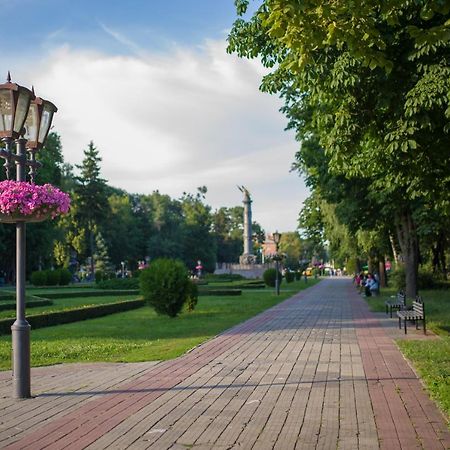 Modern Apartmetns In Town Center Poltava Exterior photo